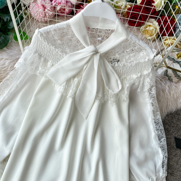 Zöld, fekete-fehér női ruha hosszú ujjal és csipkével