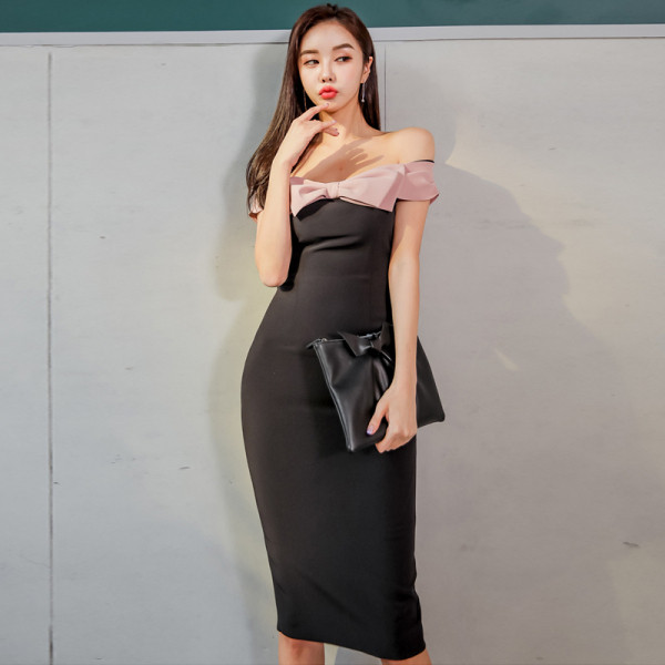 Női ruha szalaggal és csupasz váll Karcsú fekete modell