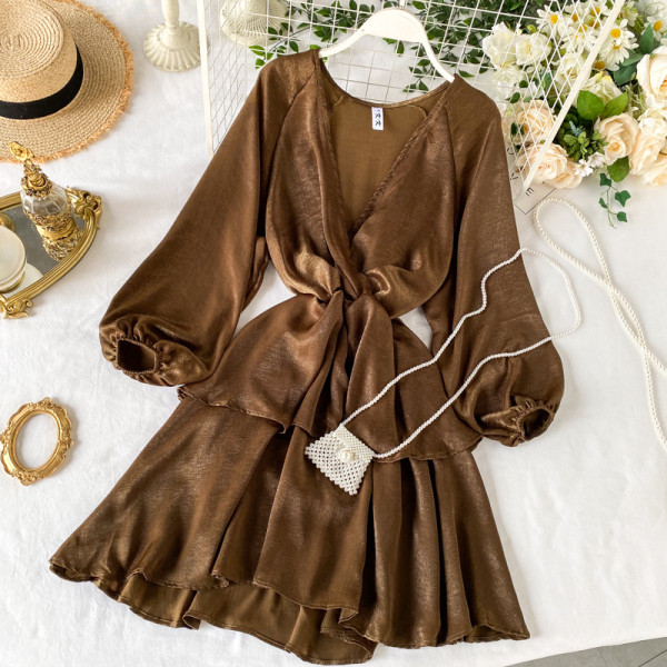 Stílusos női ruha V-nyakú rózsaszín, barna, piros és fekete színekben