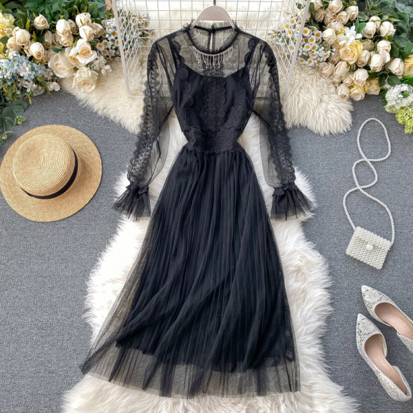 Rózsaszín, fekete, bézs és kék színű női ruha csipkével és hosszú ujjal