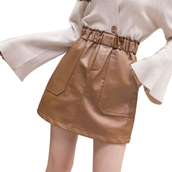 Női bőrszoknya fekete és barna színben gumírozott derékkal és zsebekkel