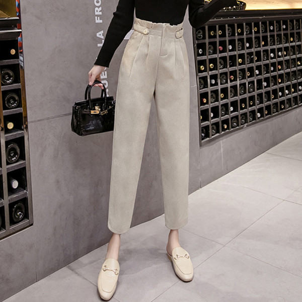 Női alkalmi nadrág fekete és bézs színben, zsebekkel és magas derékkal