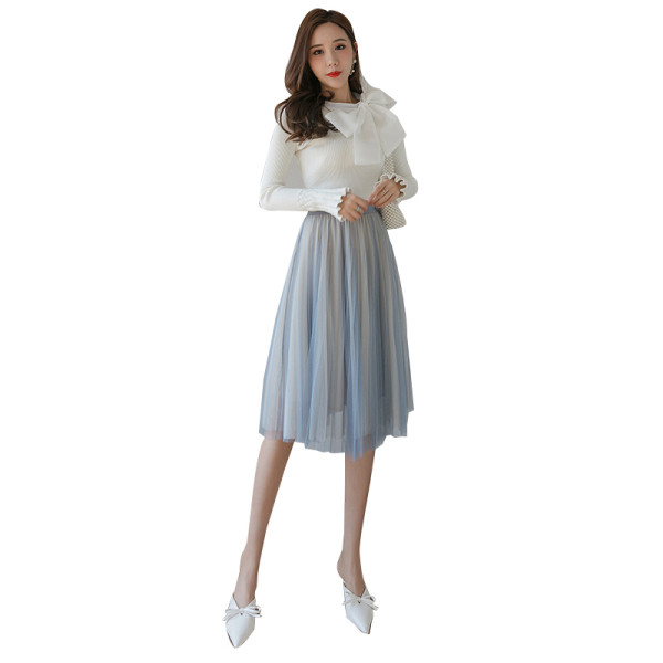 Redős női szoknya szürke, kék és rózsaszín színben, tüllel és magas derékkal