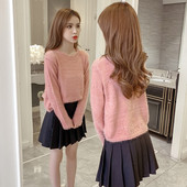 Καθημερινό χνουδοτό πουλόβερ με ωοειδές ντεκολτέ σε ροζ, λευκό, πράσινο και πορτοκαλί χρώμα