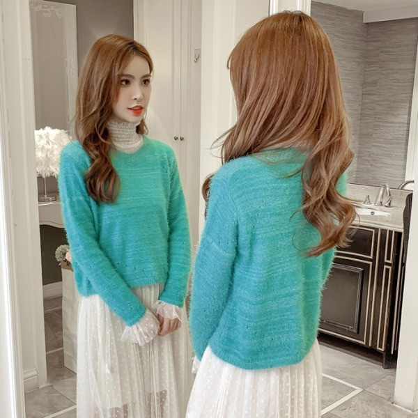 Καθημερινό χνουδοτό πουλόβερ με ωοειδές ντεκολτέ σε ροζ, λευκό, πράσινο και πορτοκαλί χρώμα