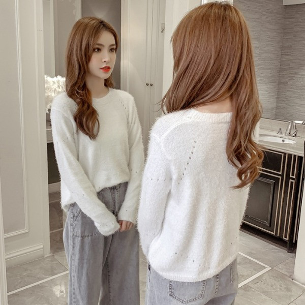 Καθημερινό χνουδοτό πουλόβερ με ωοειδές ντεκολτέ σε ροζ, λευκό, πράσινο και πορτοκαλί χρώμα