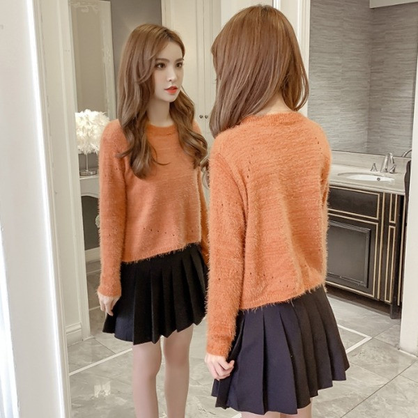 Καθημερινό χνουδοτό πουλόβερ με ωοειδές ντεκολτέ σε ροζ, λευκό, πράσινο και πορτοκαλί χρώμα