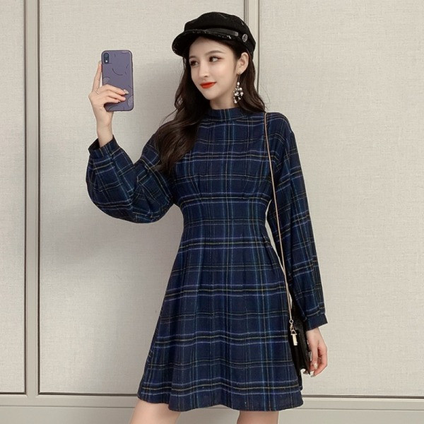 Női lezser kockás ruha modell kék színben