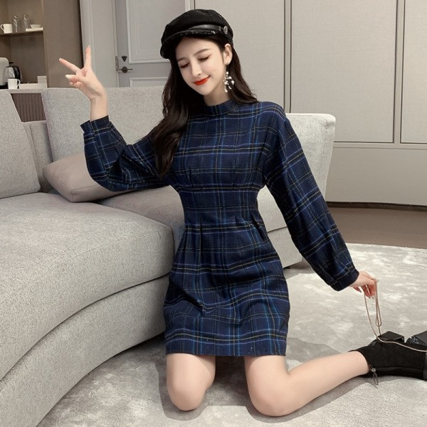 Női lezser kockás ruha modell kék színben