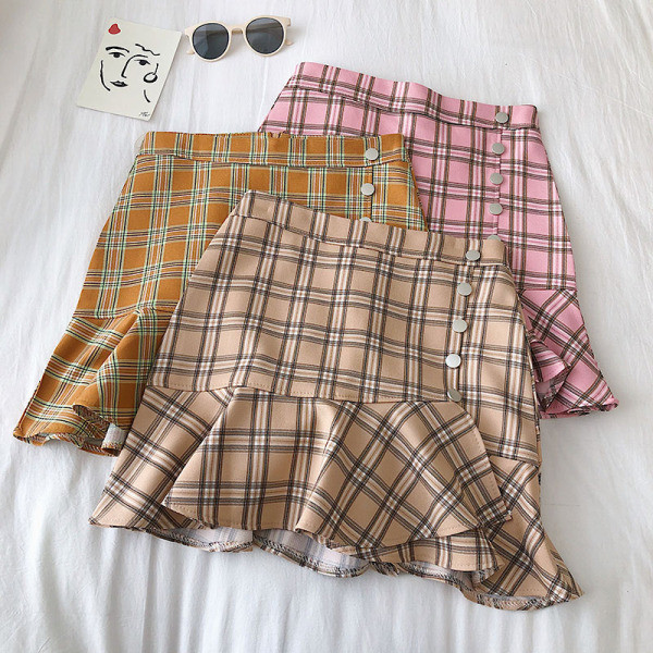 Kockás női szoknya narancssárga, bézs és rózsaszín színben, gombokkal és magas derékkal