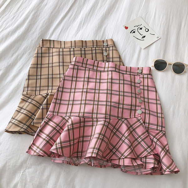 Kockás női szoknya narancssárga, bézs és rózsaszín színben, gombokkal és magas derékkal