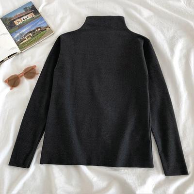 Alkalmi női blúz fekete, zöld és barna színben, alacsony gallérral