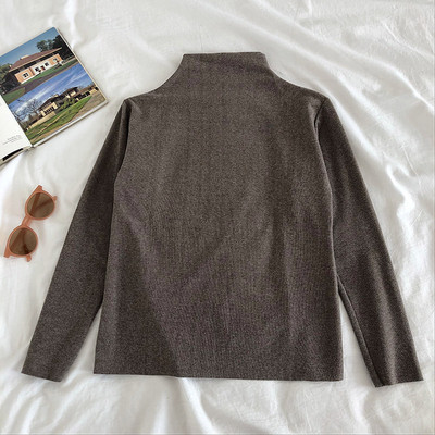 Alkalmi női blúz fekete, zöld és barna színben, alacsony gallérral