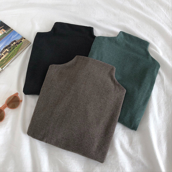 Alkalmi női blúz fekete, zöld és barna színben, alacsony gallérral