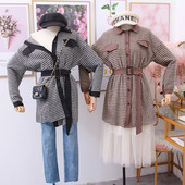 Cămașă modernă de damă cu guler clasic, curea și nasturi în negru și maro