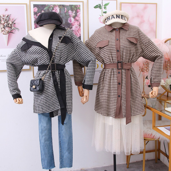 Cămașă modernă de damă cu guler clasic, curea și nasturi în negru și maro