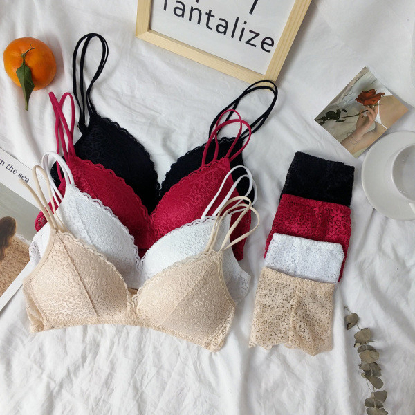Elegáns női csipke szett melltartóból és bikiniből fekete, bézs, fehér és piros színben