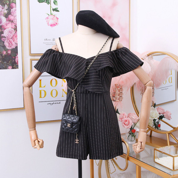 Csíkos női rövid overál csupasz vállval, több színben