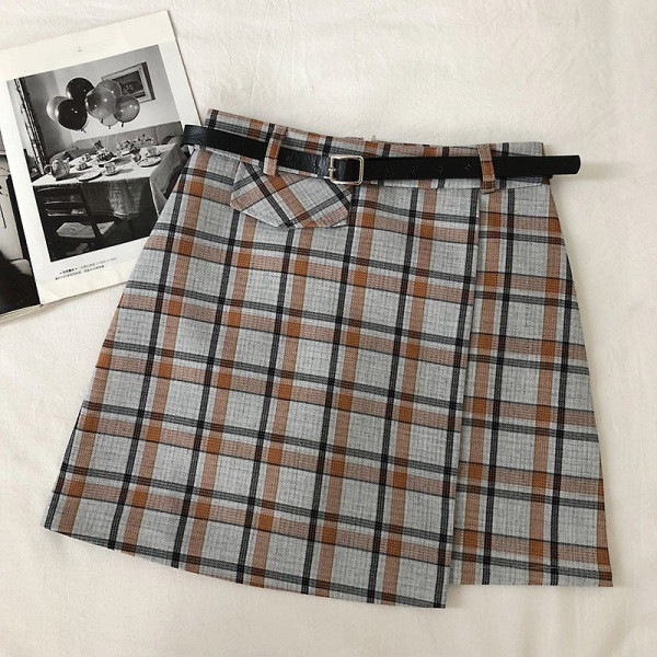 Kockás női szoknya szürke, narancssárga és zöld színben, magas derékkal és zsebbel