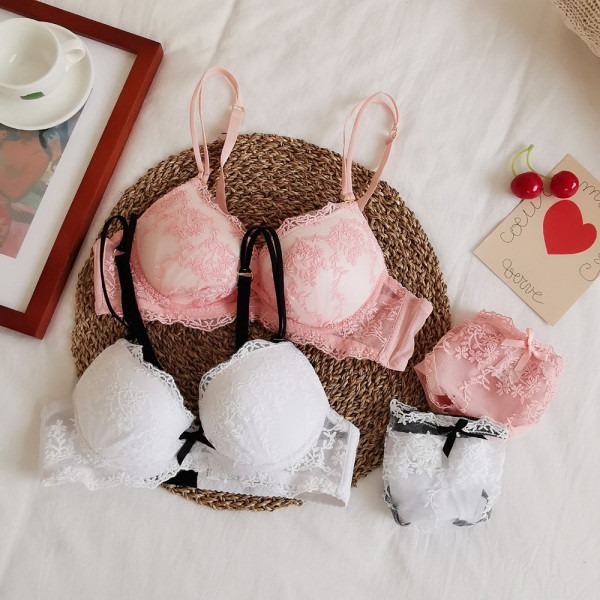 Set de sutien și bikini din dantelă pentru femei în alb, roz și negru