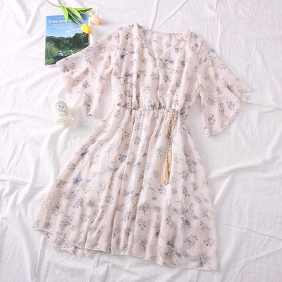 Alkalmi női ruha spitz nyakkivágással és rövid ujjú több színben