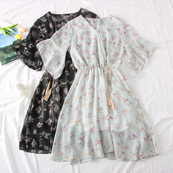 Alkalmi női ruha spitz nyakkivágással és rövid ujjú több színben