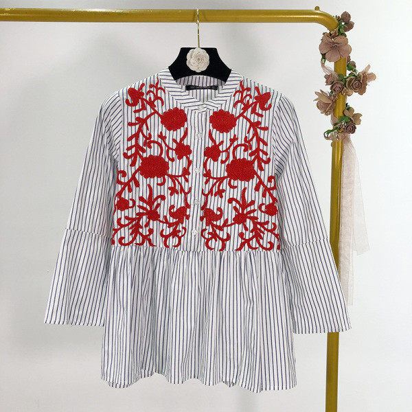 Modern csíkos ing minta hímzéssel