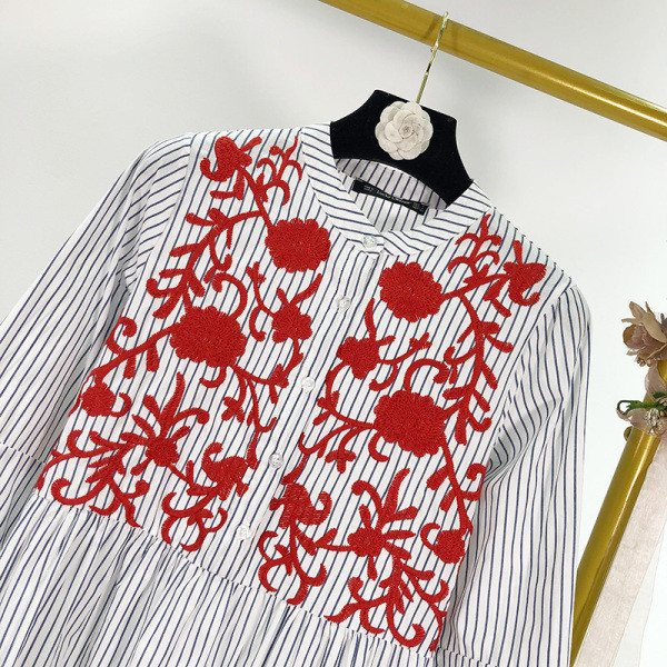 Modern csíkos ing minta hímzéssel