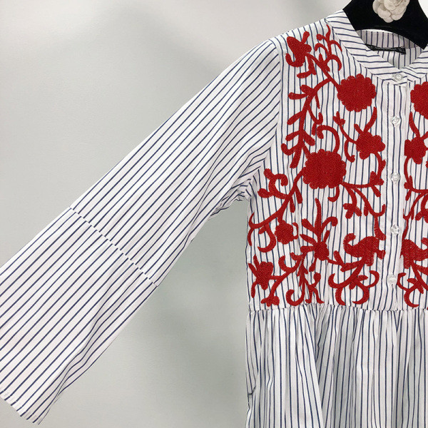 Modern csíkos ing minta hímzéssel