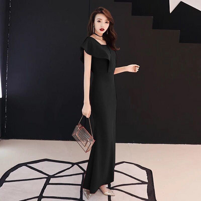 Forma női ruha övvel fekete és piros színben