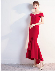 Elegáns női hosszú ruha spitz nyakkivágással, fekete, kék és piros színekben