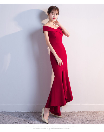 Elegáns női hosszú ruha spitz nyakkivágással, fekete, kék és piros színekben