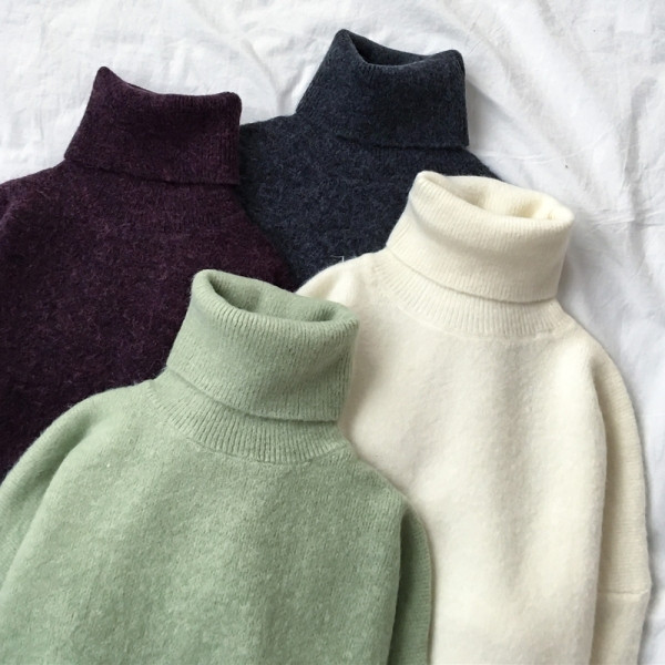 Pulover de damă în verde, alb, gri și maro, cu guler polo și mâneci lungi