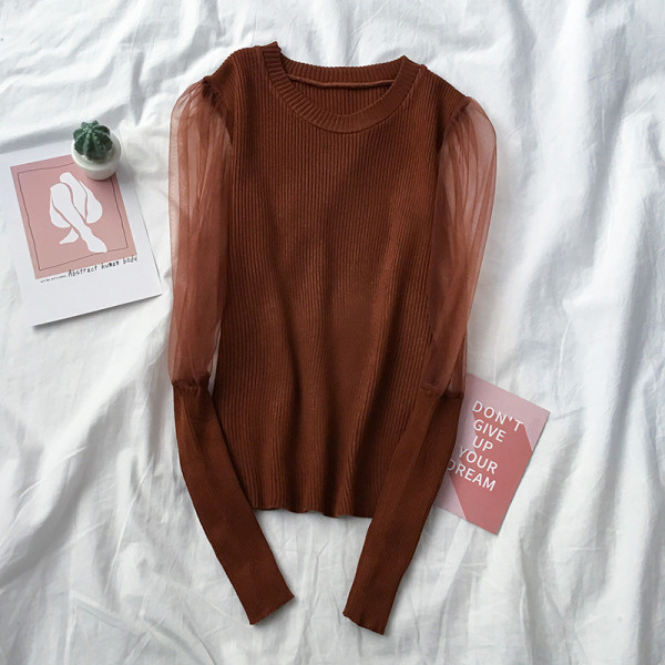 Női pulóver zöld, fehér, fekete és barna színben, az ujjakon tüll