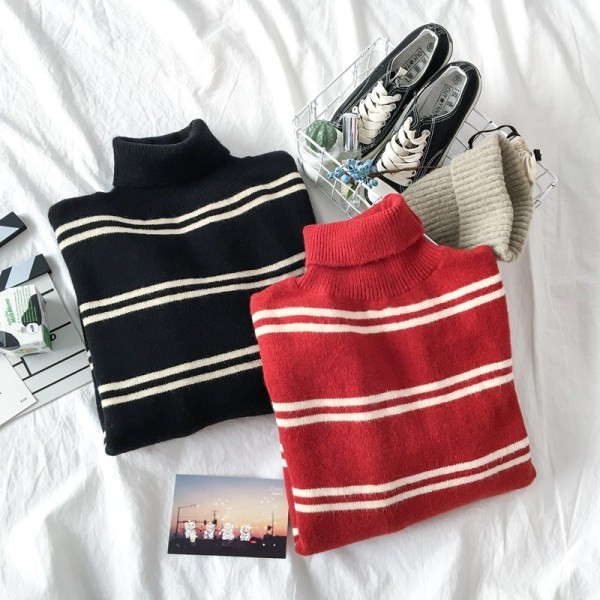 Ριγέ γυναικείο πουλόβερ σε μαύρο και κόκκινο χρώμα με κολάρο 