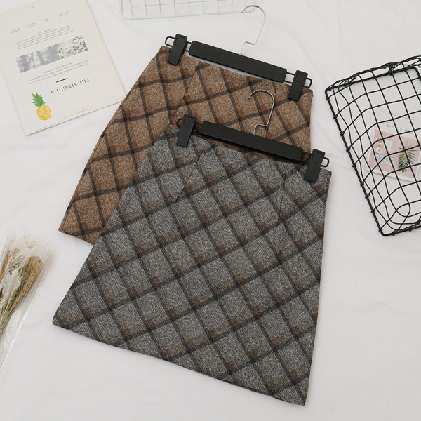 Καρό γυναικεία φούστα σε γκρι και καφέ  χρώμα με υψηλή μέση