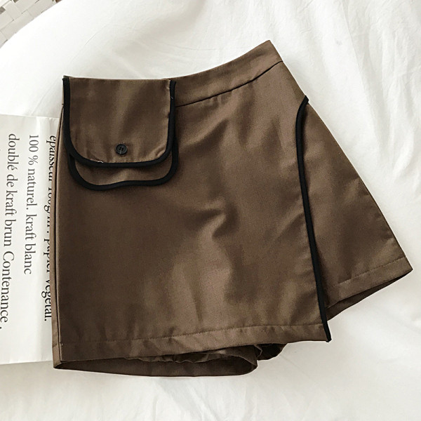 Női rövid szoknya-nadrág barna, fekete és szürke színben, zsebbel és magas derékkal