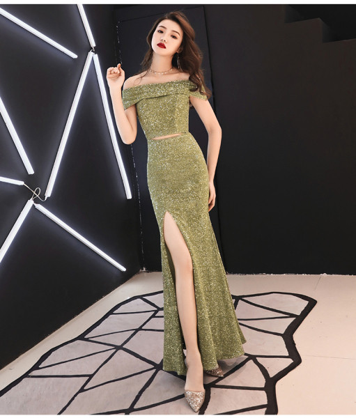 Κομψό γυναικείο μακρύ φόρεμα με σχίσημο σε ασήμι, χρυσό και κόκκινο χρώμα