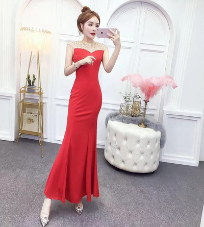 Νέο μοντέλο μοντέρνο γυναικείο φόρεμα με πούλιες και οβάλ ντεκολτέ στο πράσινο, μαύρο, μπλε και κόκκινο χρώμα