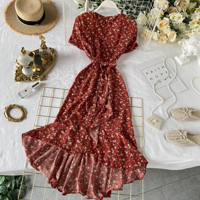 Γυναικείο casual φόρεμα με Floral Patterns και λαιμόκοψη - Ασύμμετρη μοτίβο