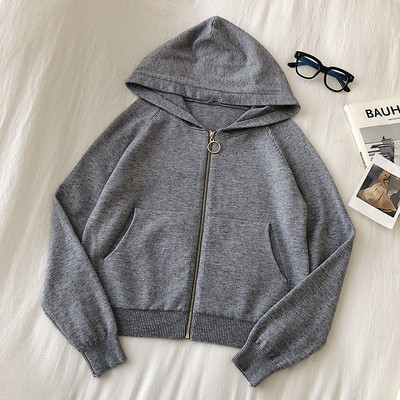 Női alkalmi pulóver fekete, fehér, szürke és bézs színben, zsebekkel és kapucnival