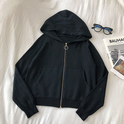 Női alkalmi pulóver fekete, fehér, szürke és bézs színben, zsebekkel és kapucnival