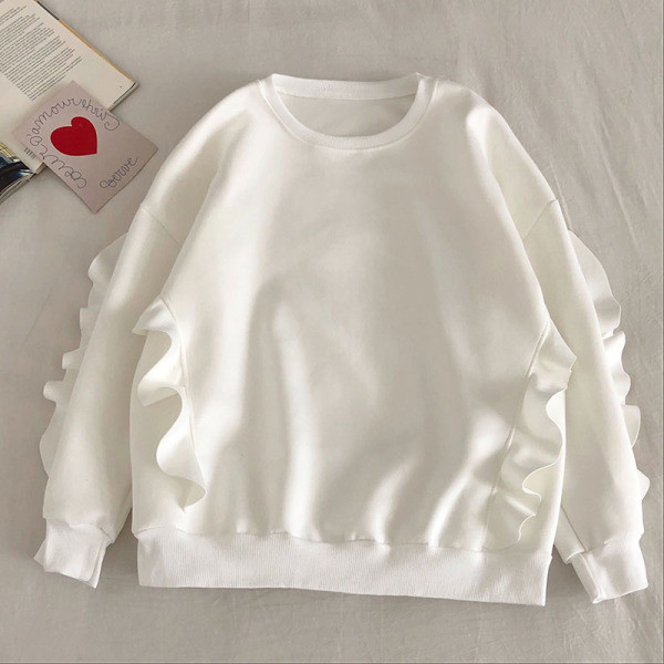 Γυναικεία μπλούζα σε ροζ, άσπρο και μπλε χρώμα με στρογγυλή λαιμόκοψη και βολάν