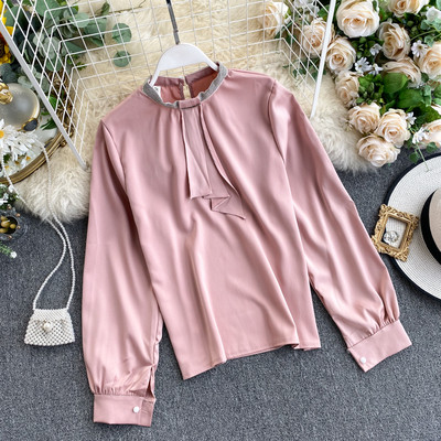 Modern női ing hosszú ujjal és alacsony gallérral zöld, bézs, bordó, rózsaszín, fehér és fekete színben