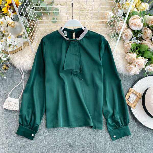 Modern női ing hosszú ujjal és alacsony gallérral zöld, bézs, bordó, rózsaszín, fehér és fekete színben