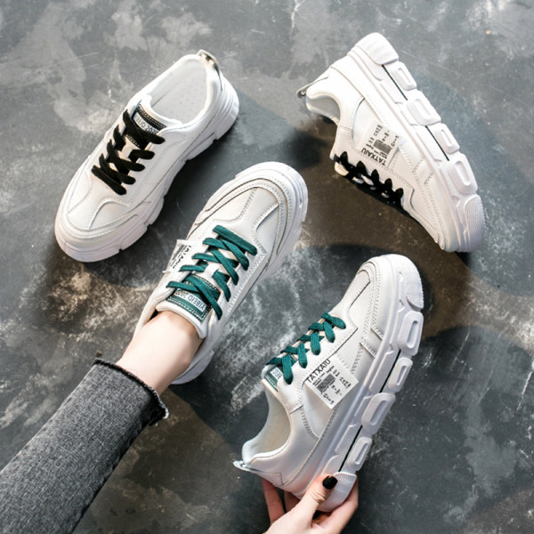 Női alkalmi tornacipő durva talppal, zöld és fekete fűzővel