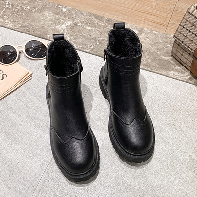 Γυναικείες έκο δερμάτινες μπότες με επίπεδη σόλα και φερμουάρ σε μαύρο χρώμα