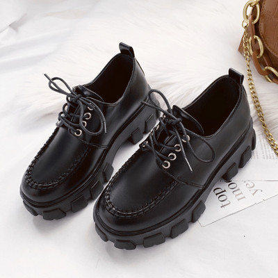 Pantofi casual dama cu talpa aspra in alb-negru