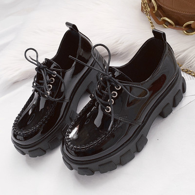 Pantofi casual dama cu talpa aspra in alb-negru