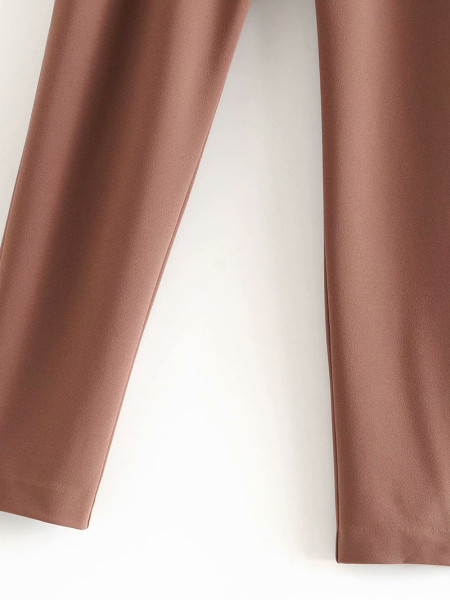 Női alkalmi nadrág magas derékkal és megkötős barna színű-egyenes modellben